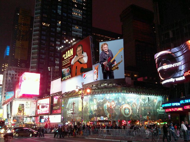 derJAN Time Square Fun